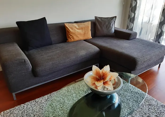 Home At Azores - City View Apartment